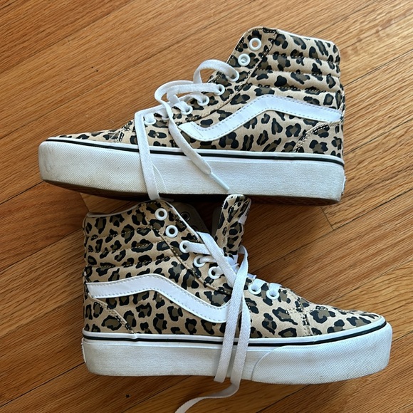 Vans high top Tan and Black cheetah Sneakers 7.5 - Picture 2 of 3